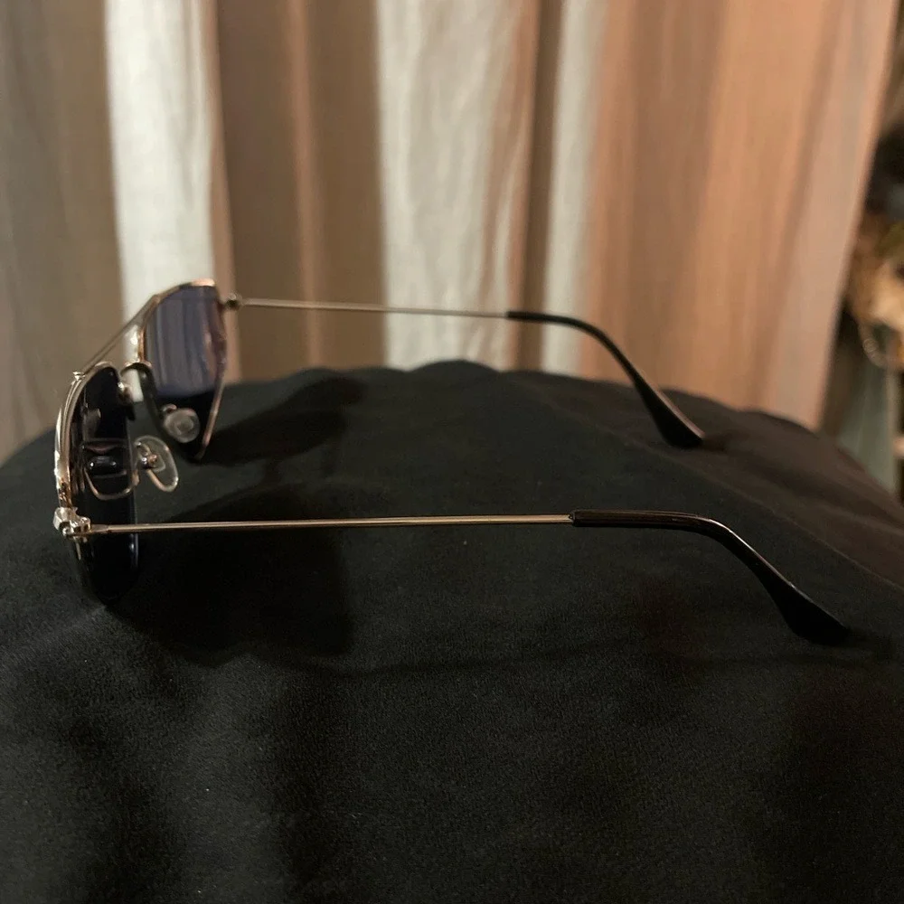 Basic Aviators silver with gray blue lens used 90s angular style cute trending‎